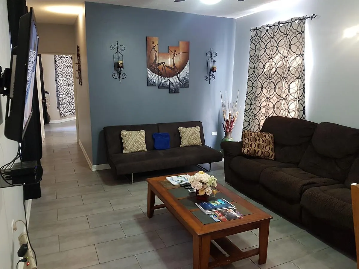 Skycastle Oasis Lägenhet Ocho Rios